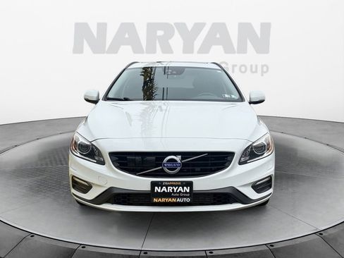 Used 2018 Volvo V60 T5 Dynamic w/ Vision Package image 3