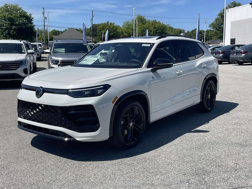 New 2026 Volkswagen Tiguan SE R-Line FWD image 5