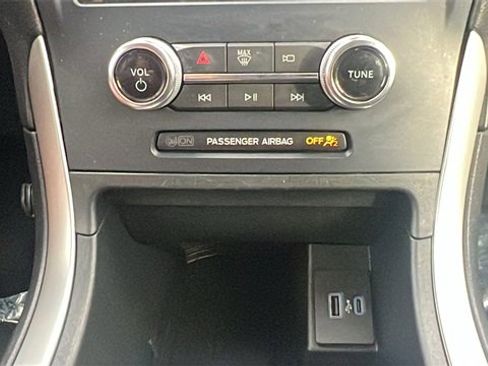 Certified 2024 Ford Edge SEL w/ Convenience Package image 25