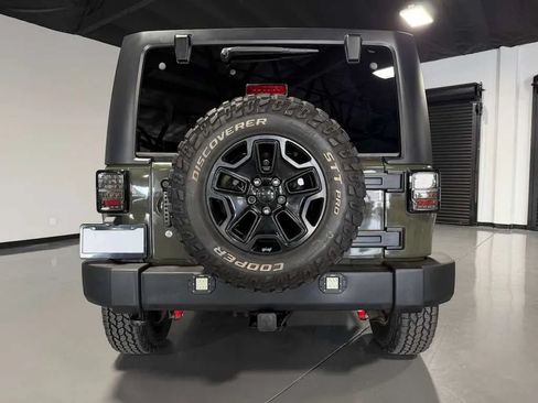 Used 2015 Jeep Wrangler Rubicon w/ Power Convenience Group AWD/4WD image 5
