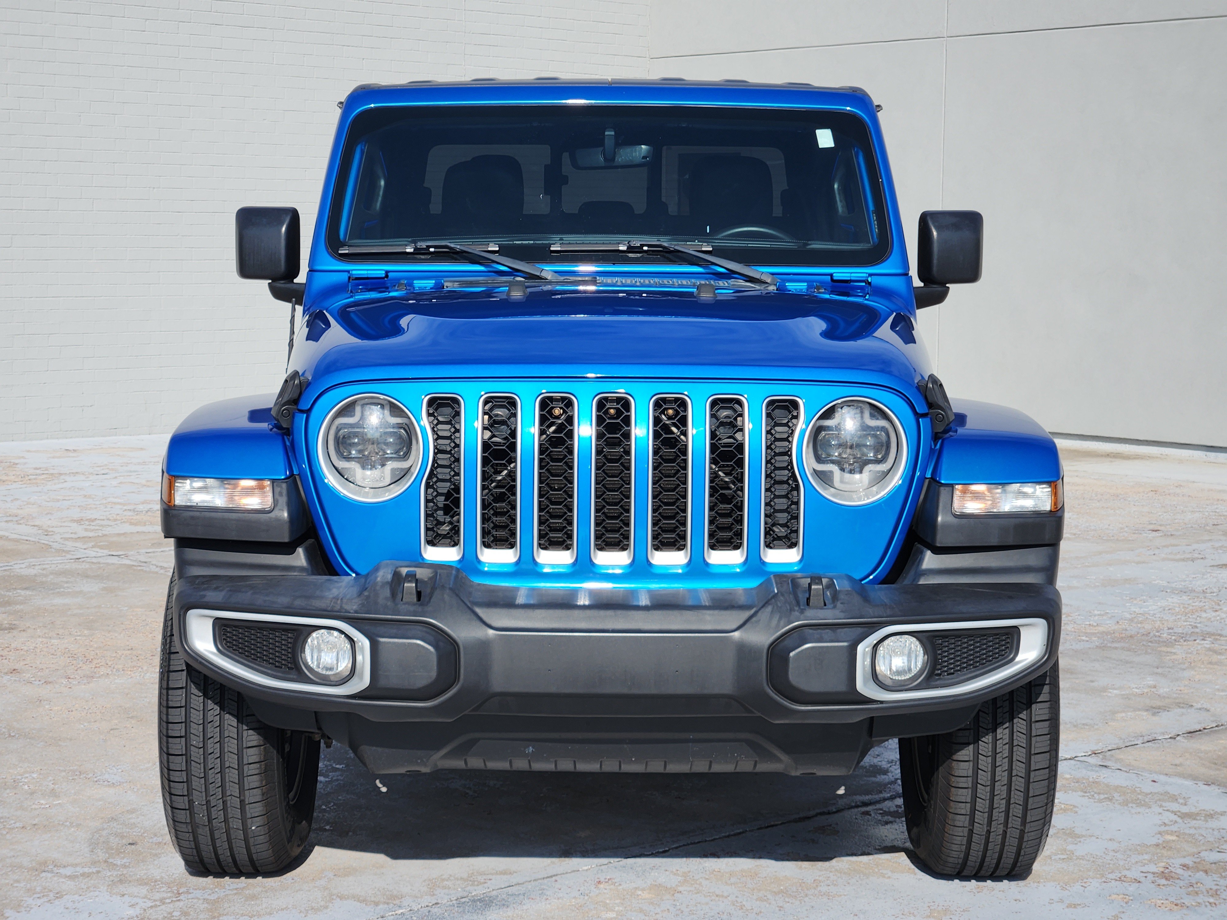 Used 2022 Jeep Gladiator Overland w/ Popular Equipment Package AWD/4WD image 3