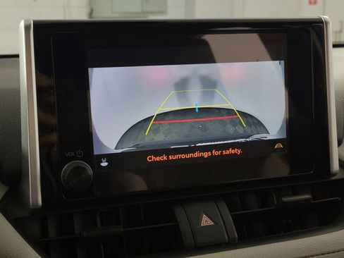 Used 2023 Toyota RAV4 XLE FWD image 17