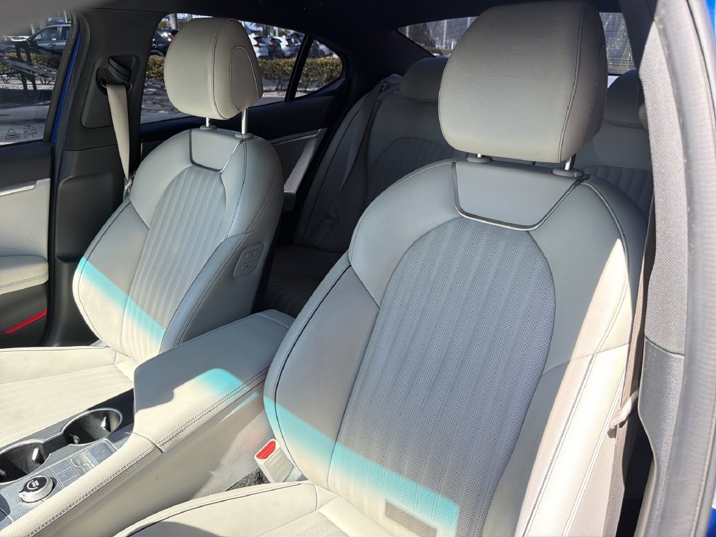 Used 2022 Genesis G70 3.3T RWD image 39