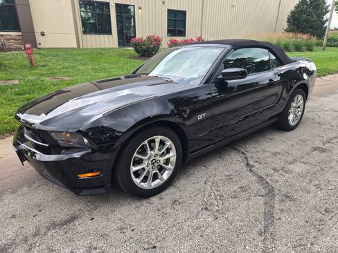 Used 2010 Ford Mustang GT Premium RWD image 5