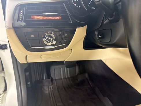 Used 2018 BMW 530i w/ Premium Package RWD image 14