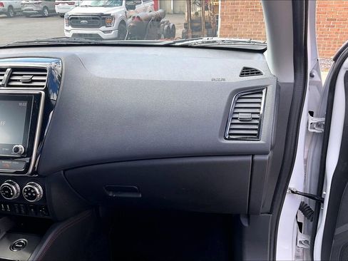 Used 2022 Mitsubishi Outlander Sport LE AWD/4WD image 15
