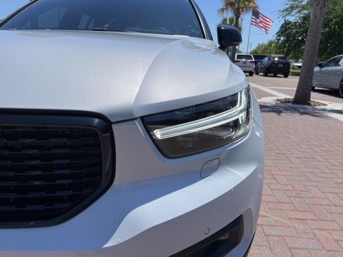 Used 2022 Volvo XC40 T5 R-Design w/ Advanced Package AWD/4WD image 6