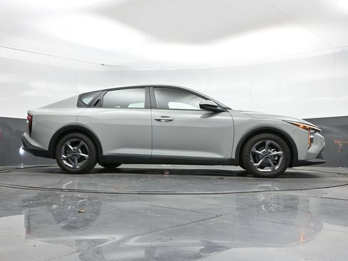 Used 2025 Kia K4 FWD image 41