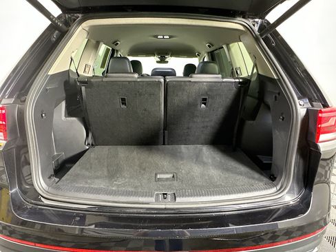 Used 2025 Volkswagen Atlas SE image 30