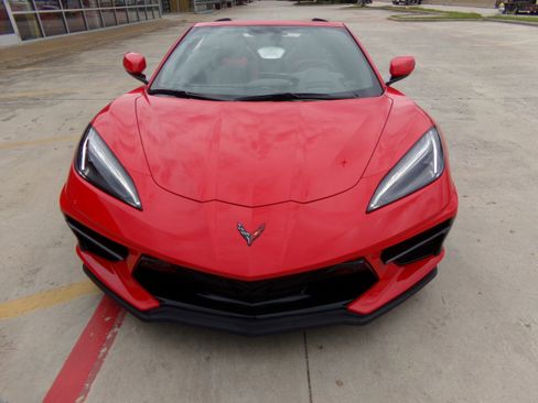 Used 2021 Chevrolet Corvette Stingray Premium Conv w/ Z51 Performance Package RWD image 2