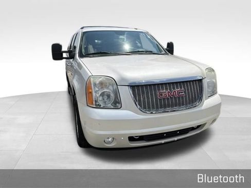 Used 2012 GMC Yukon XL SLT w/ SLT-2 Equipment Package AWD/4WD image 3