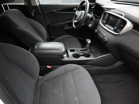 Used 2020 Kia Sorento FWD V6 image 10