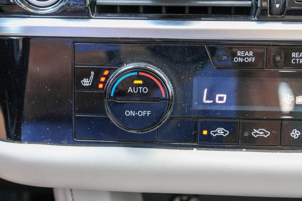 Used 2022 Nissan Pathfinder SV AWD/4WD image 25