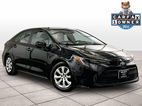 Used 2024 Toyota Corolla LE FWD image 2