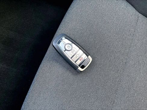 Used 2025 Ford Mustang Coupe image 13