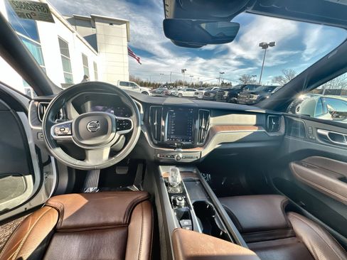 Used 2022 Volvo XC60 B5 Inscription w/ Climate Package image 22
