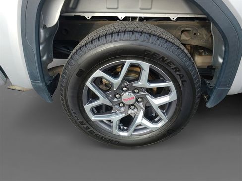 Used 2022 GMC Sierra 1500 SLE image 10