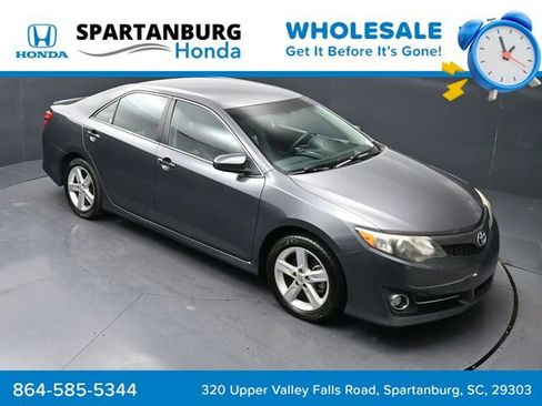Used 2014 Toyota Camry SE image 25