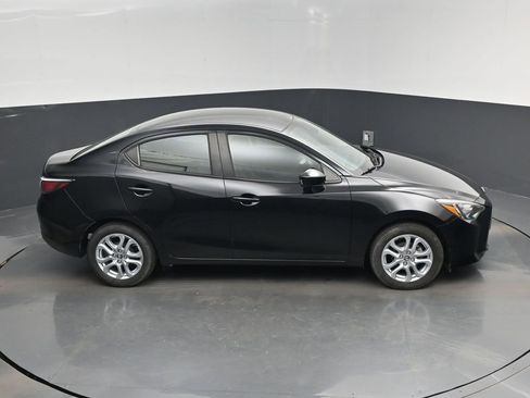 Used 2017 Toyota Yaris iA image 13