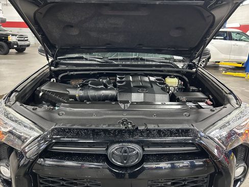 Certified 2020 Toyota 4Runner SR5 image 30