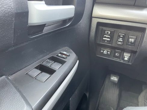 Used 2019 Toyota Tundra SR5 w/ SR5 Upgrade Package image 11