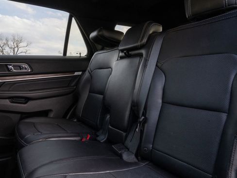 Used 2018 Ford Explorer Limited image 13