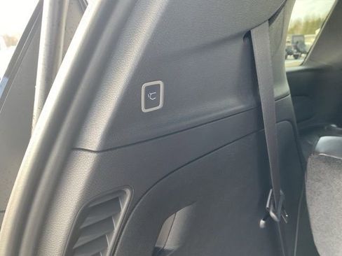 New 2026 Chrysler Pacifica Select w/ S Appearance Package image 28