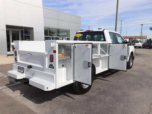 New 2026 Ford F250 XL w/ XL Chrome Package image 15