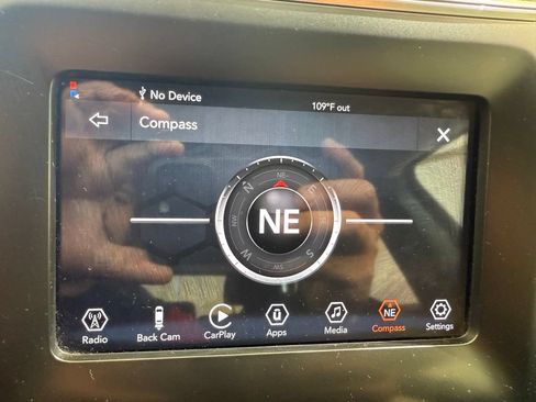 Used 2020 Jeep Cherokee Latitude FWD image 28