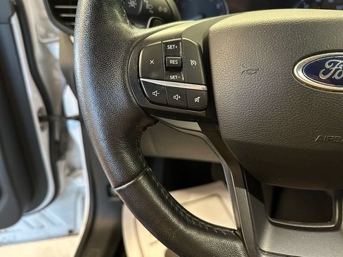 Used 2020 Ford Explorer XLT w/ Comfort Package AWD/4WD image 11