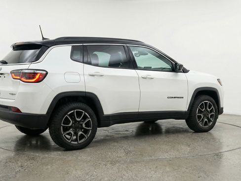 Used 2025 Jeep Compass Trailhawk w/ Trailer Tow Group image 9