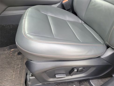 Used 2025 Ford Explorer Active w/ Active Comfort Package image 22