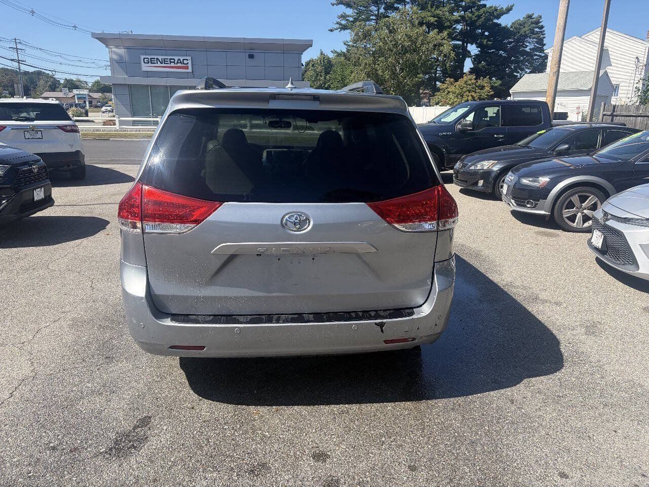Used 2011 Toyota Sienna XLE w/ Premium Pkg AWD/4WD image 5