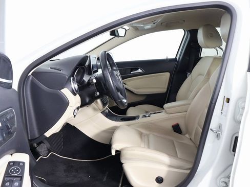 Used 2017 Mercedes-Benz GLA 250 image 10