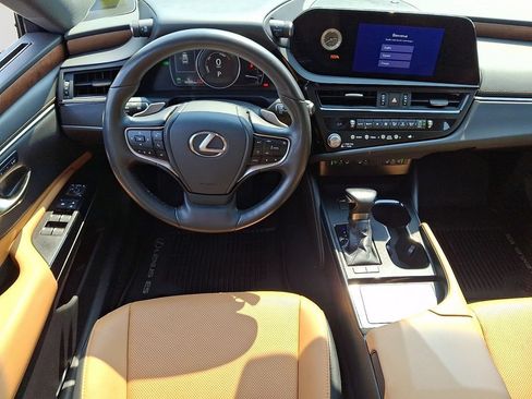 Used 2025 Lexus ES 300h w/ Premium Package FWD image 12