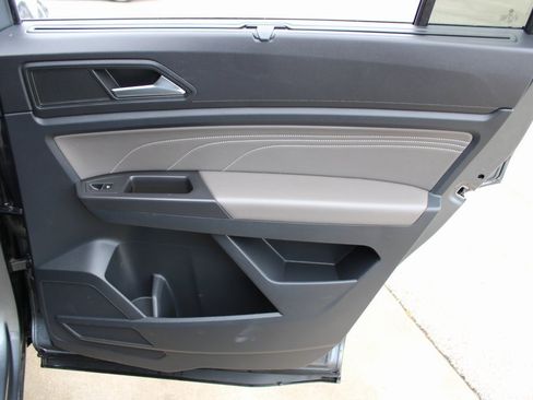 Certified 2022 Volkswagen Atlas SE image 23