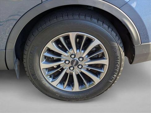 Used 2019 Lincoln Nautilus Select FWD image 7