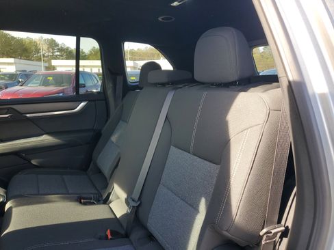 New 2025 GMC Acadia Elevation image 12