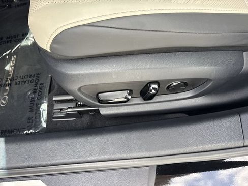 Certified 2024 Lexus ES 250 w/ Premium Package AWD/4WD image 12