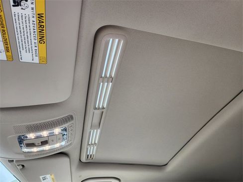 Used 2025 Mercedes-Benz GLE 350 4MATIC image 19