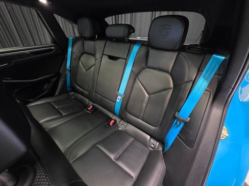 Used 2023 Porsche Macan image 31