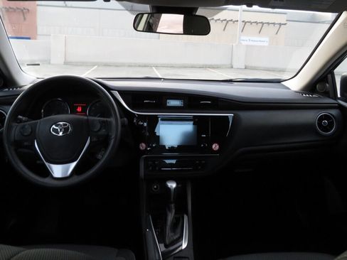 Used 2019 Toyota Corolla LE FWD image 12