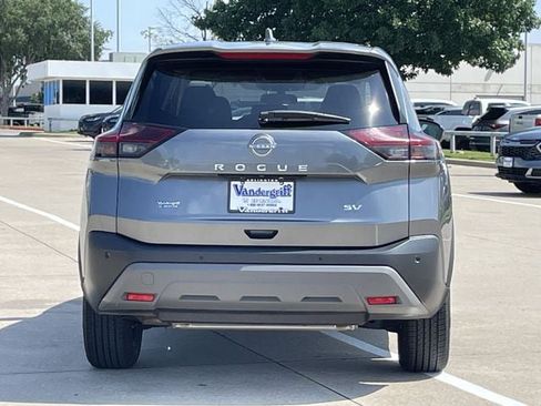 Used 2023 Nissan Rogue SV FWD image 5