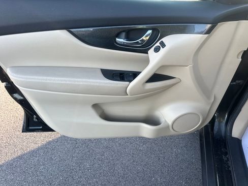 Used 2016 Nissan Rogue SL image 14