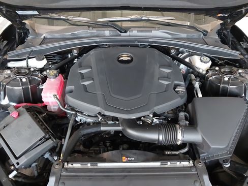 Used 2024 Chevrolet Camaro LT w/ Technology Package image 30