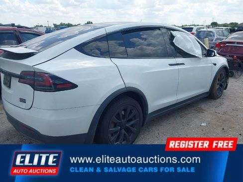 Used 2023 Tesla Model X Plaid image 7