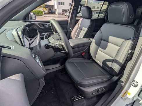 New 2026 Chevrolet Traverse LT FWD image 5