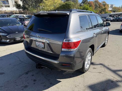 Used 2012 Toyota Highlander SE image 5