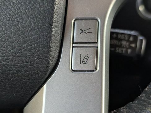 Used 2023 Toyota 4Runner Limited image 32