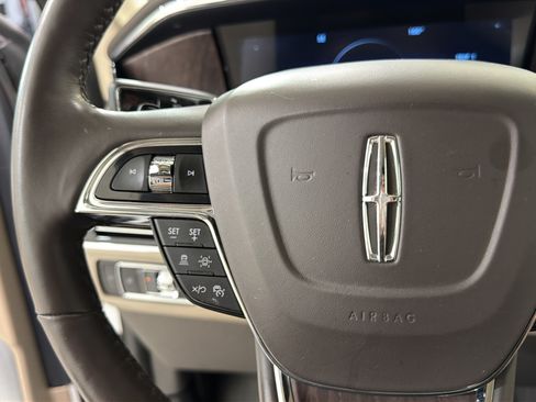 Used 2024 Lincoln Navigator L Reserve AWD/4WD image 12